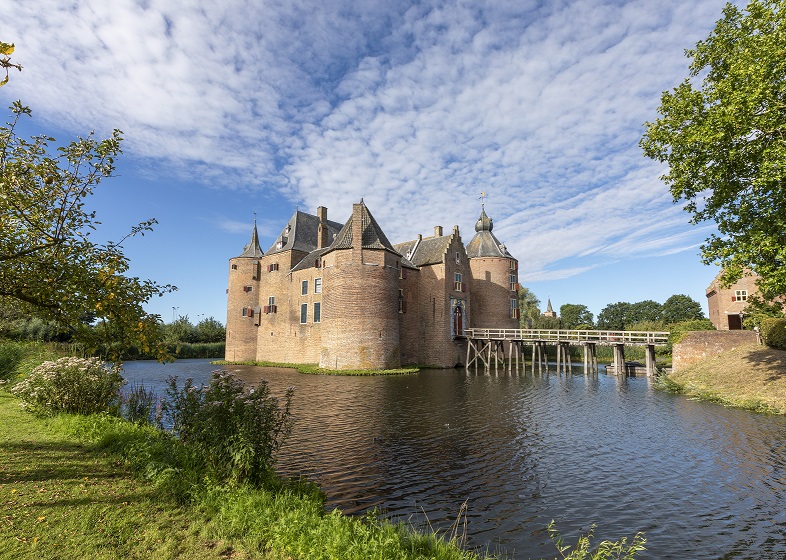 Ammersoyen-kasteel-kleinere-versie.jpg